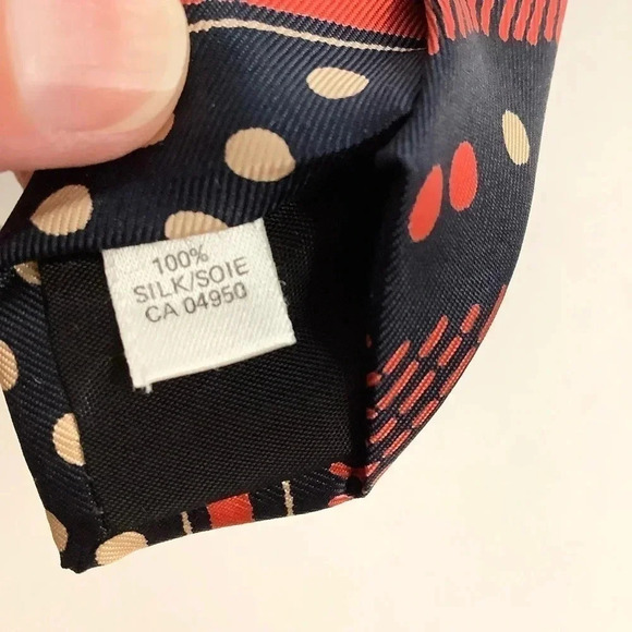 2/$30 VINTAGE Navy Silk Stripe Tie & Pocket Square - Picture 10 of 16